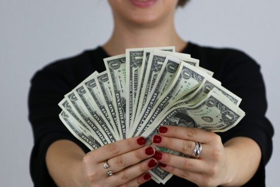 10 Expert Tips to Transform Your Relationship with Money in 2025