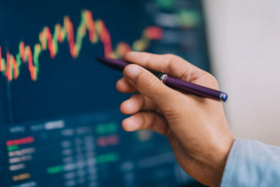 Meta Stock Analysis: Financial Performance, Business Strategy, and Long-Term Investment Outlook