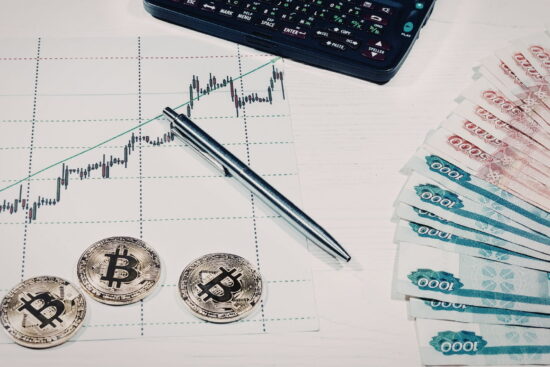 Cryptocurrency Trading Analysis: Market Trends, Risks, Regulation, and Business Opportunities